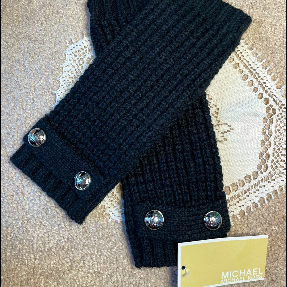 NWT Michael Kors Black Winter Gloves